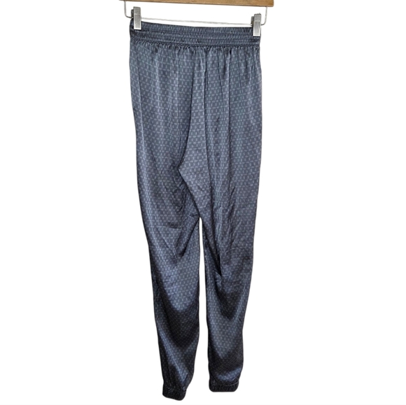Hollister | Gray Print Silky Joggers Size Small - Picture 5 of 5